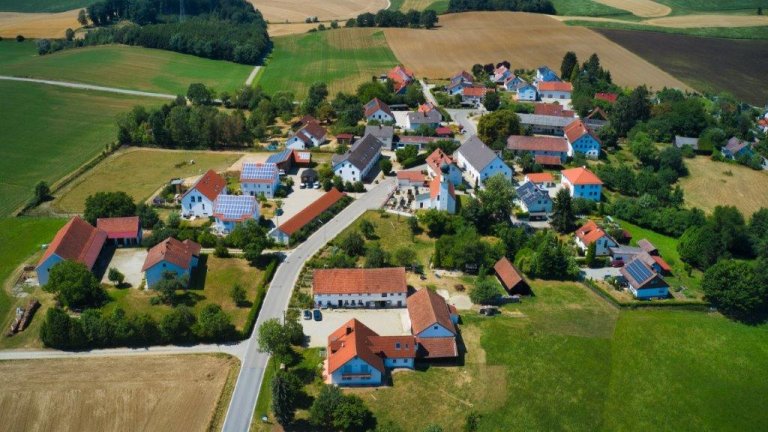 Grossansicht in neuem Fenster: Luftbildaufnahmen Zolling - Gerlhausen (2/4) Grossansicht in neuem Fenster: Luftbildaufnahmen Zolling - Gerlhausen (2/4)